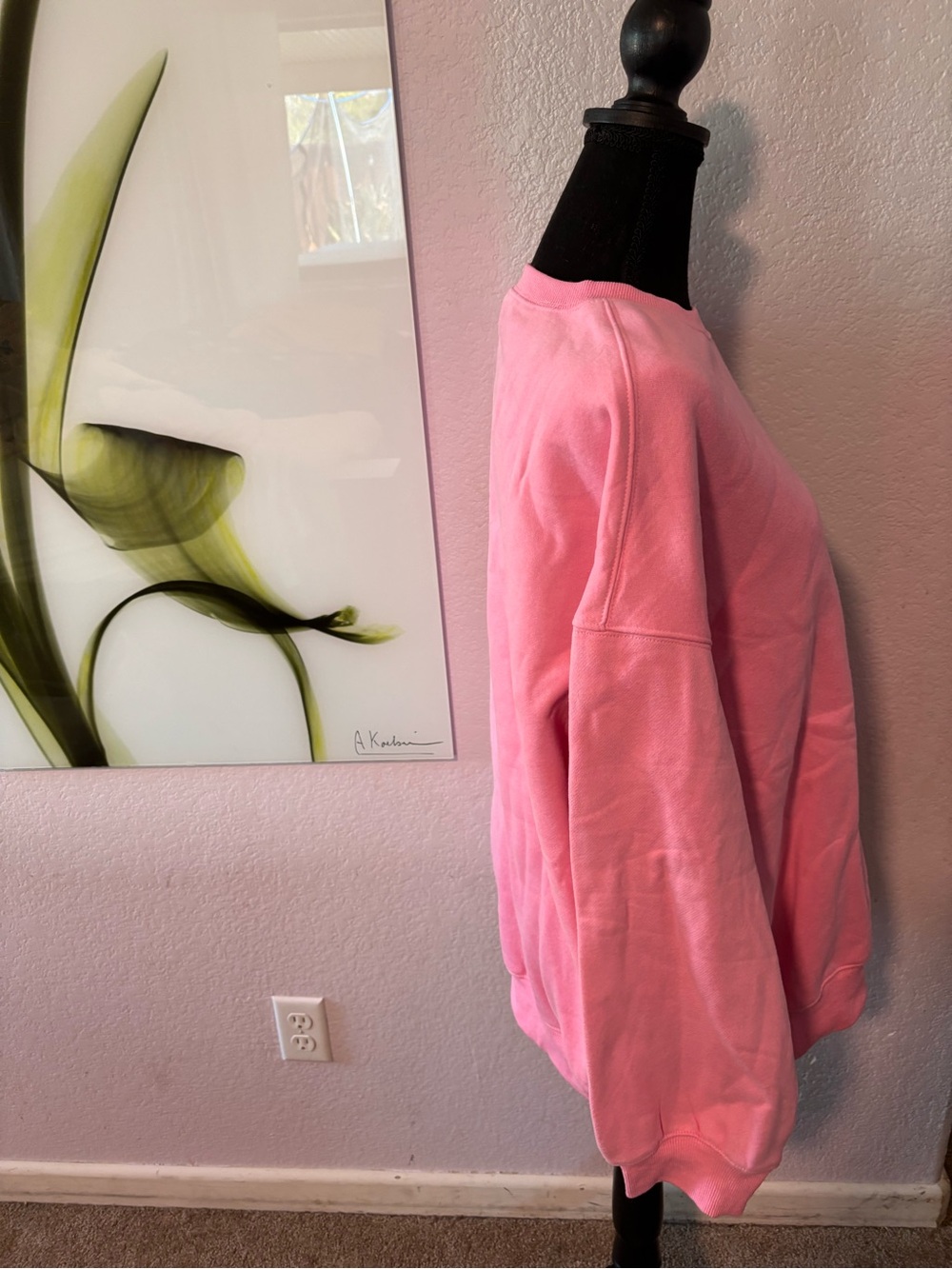 Pink sweatshirt size large - Picture 2 of 5